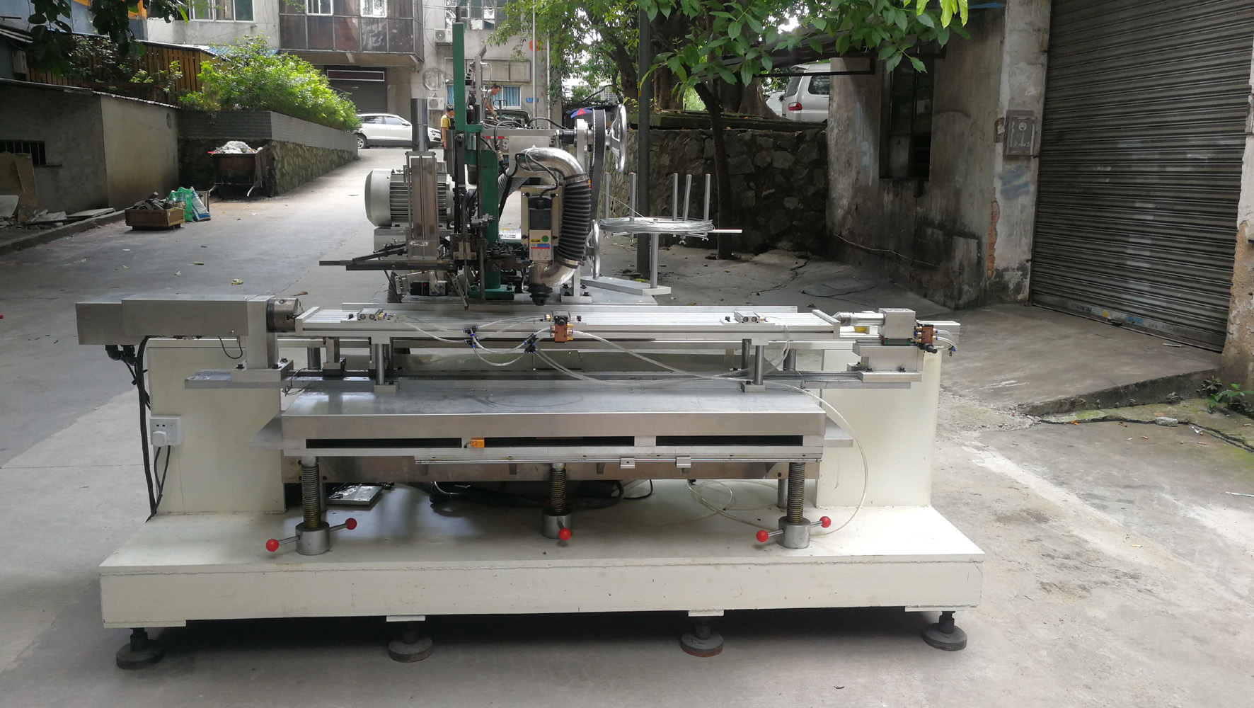 3 axis drilling and tufting machine (Semi sync)