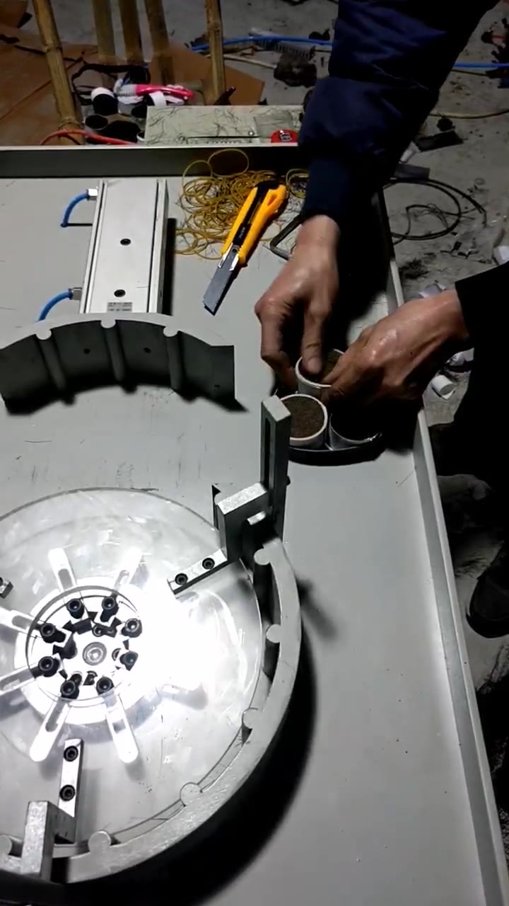Filament mixing machine